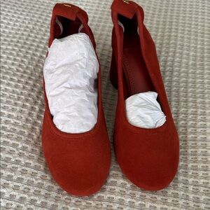 Elegant Rust Pumps by Tori Burch in size 7